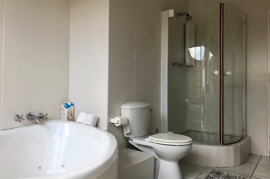 7 Bedroom Property for Sale in Plattekloof Western Cape